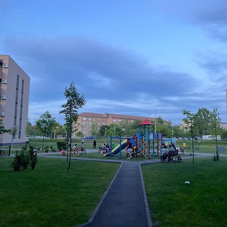 Universitatii Rooms Oradea Eksteriør bilde